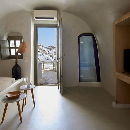 Rhenia'S Suites Oia  Exterior photo