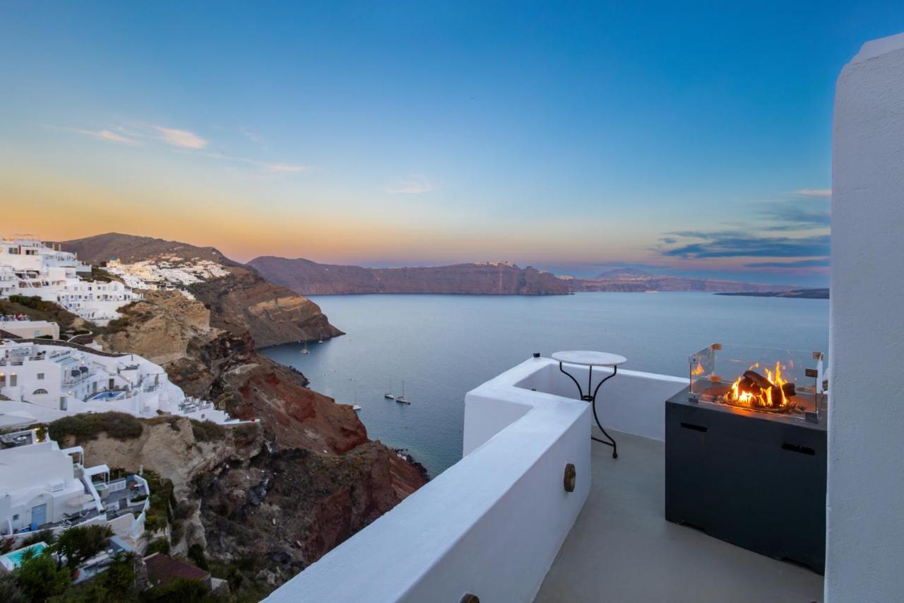 Rhenia'S Suites Oia  Exterior photo